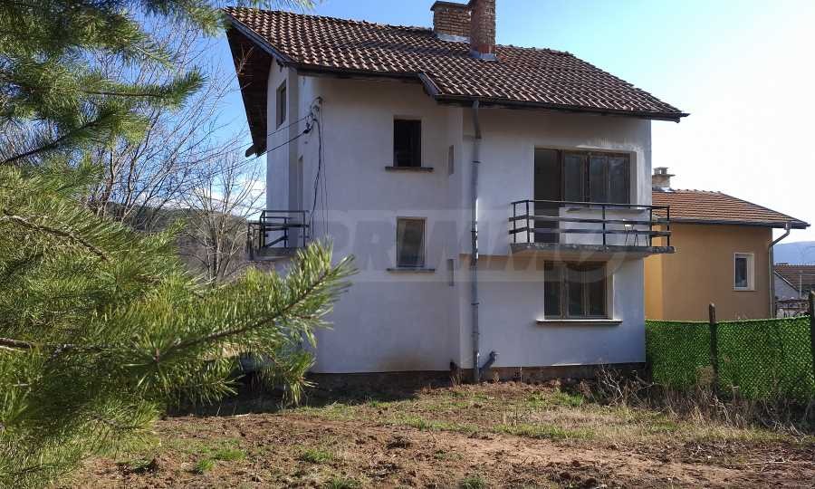 Продава КЪЩА, гр. Годеч, област София област