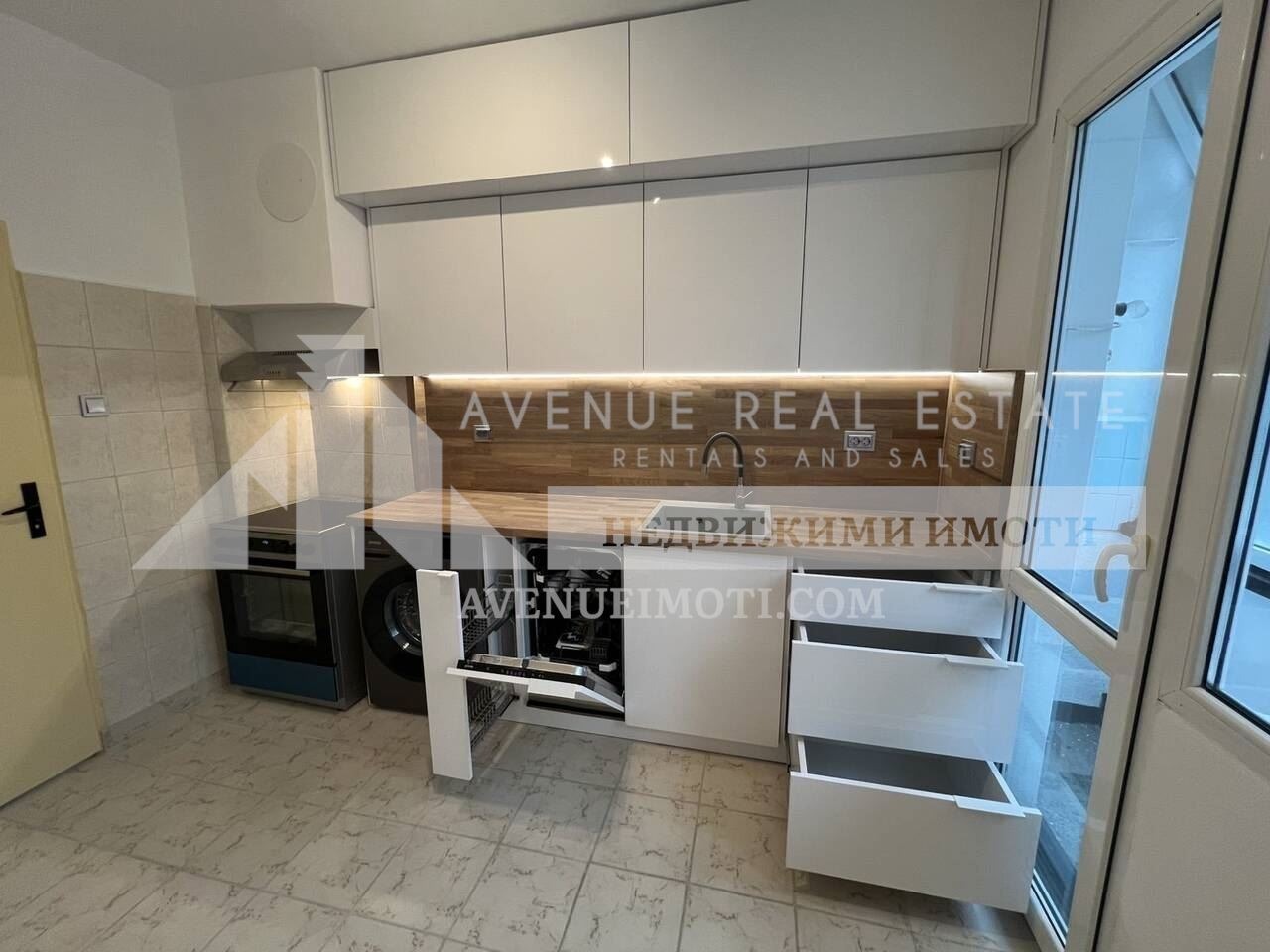 Продава 3-СТАЕН, гр. Пловдив, Кючук Париж, снимка 2 - Апартаменти - 55932883