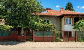 КЪЩА, 200 m2