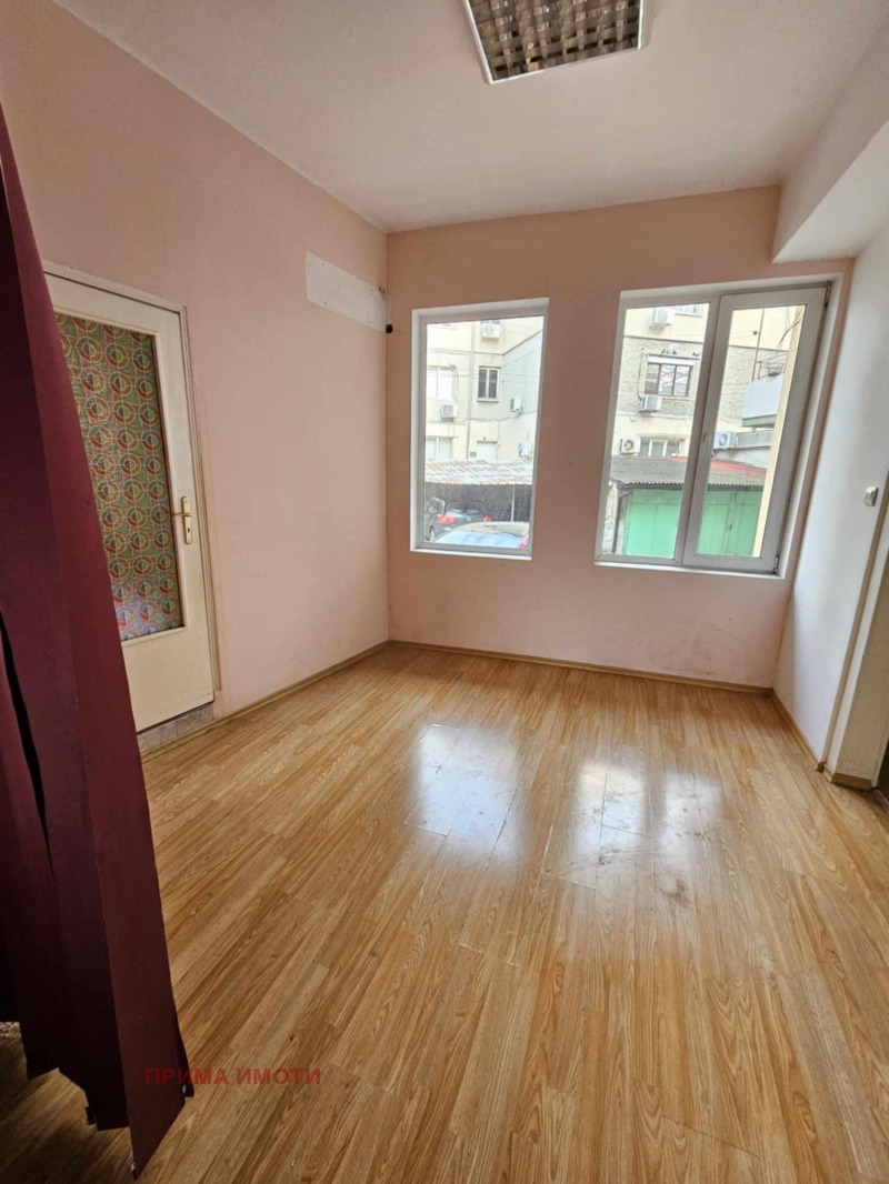 Продава  4-стаен град Варна , Център , 76 кв.м | 30728645 - изображение [14]