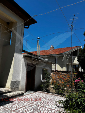 Продава  Къща, с. Цалапица