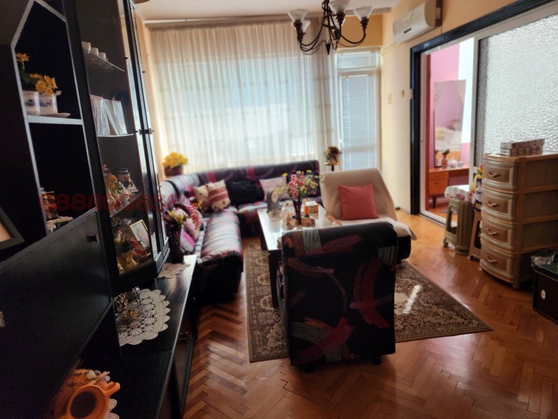 Продава  3-стаен град Хасково , Център , 100 кв.м | 65562101 - изображение [8]