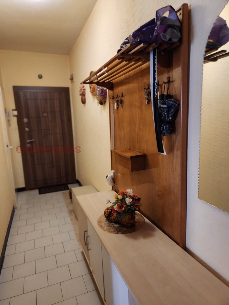 Продава  3-стаен град Хасково , Център , 100 кв.м | 65562101 - изображение [2]