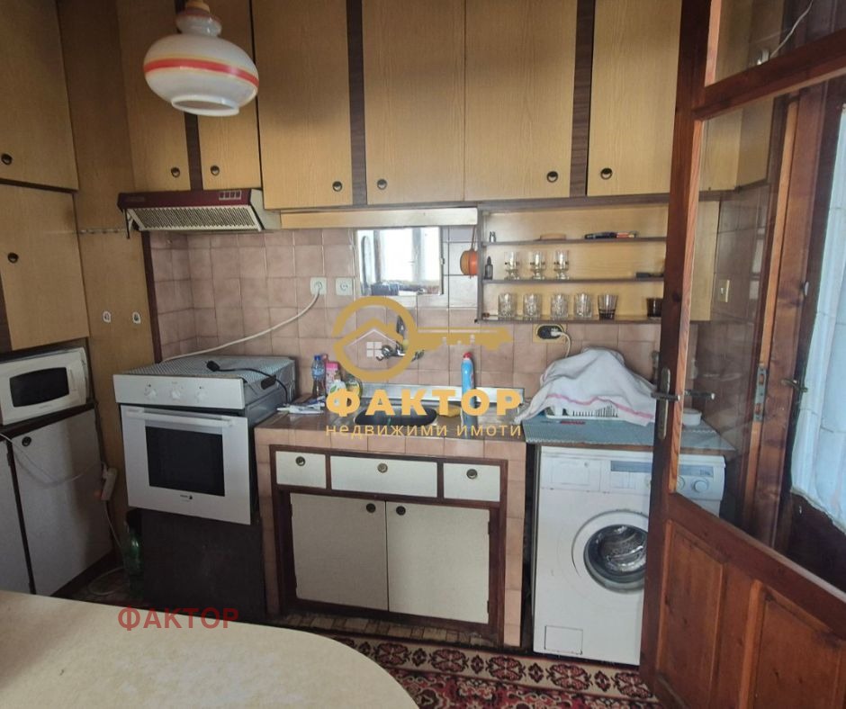 Продава КЪЩА, с. Чешнегирово, област Пловдив, снимка 6 - Къщи - 53963164