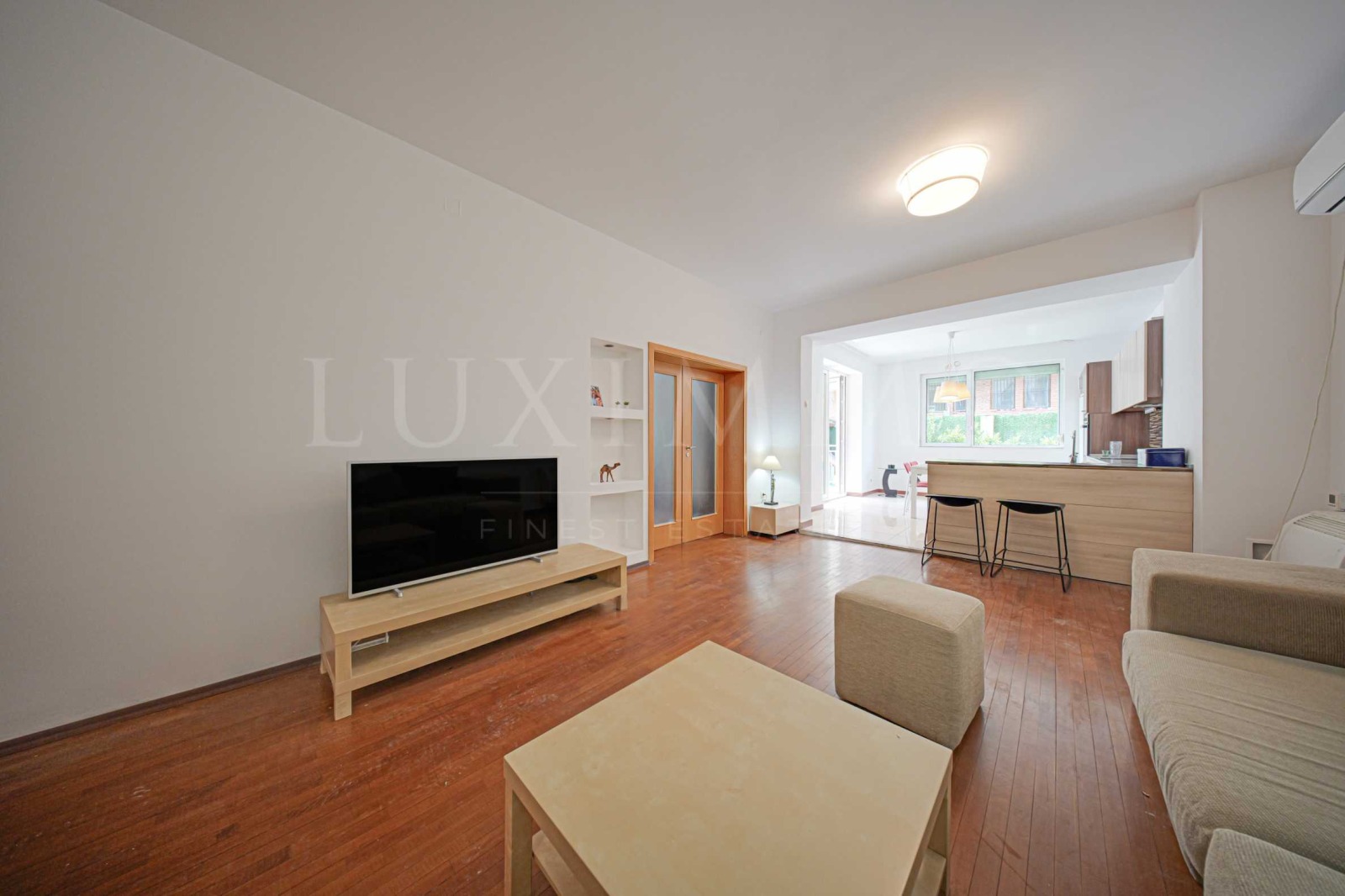 Продава 4-СТАЕН, гр. София, Изток, снимка 2 - Апартаменти - 53719446