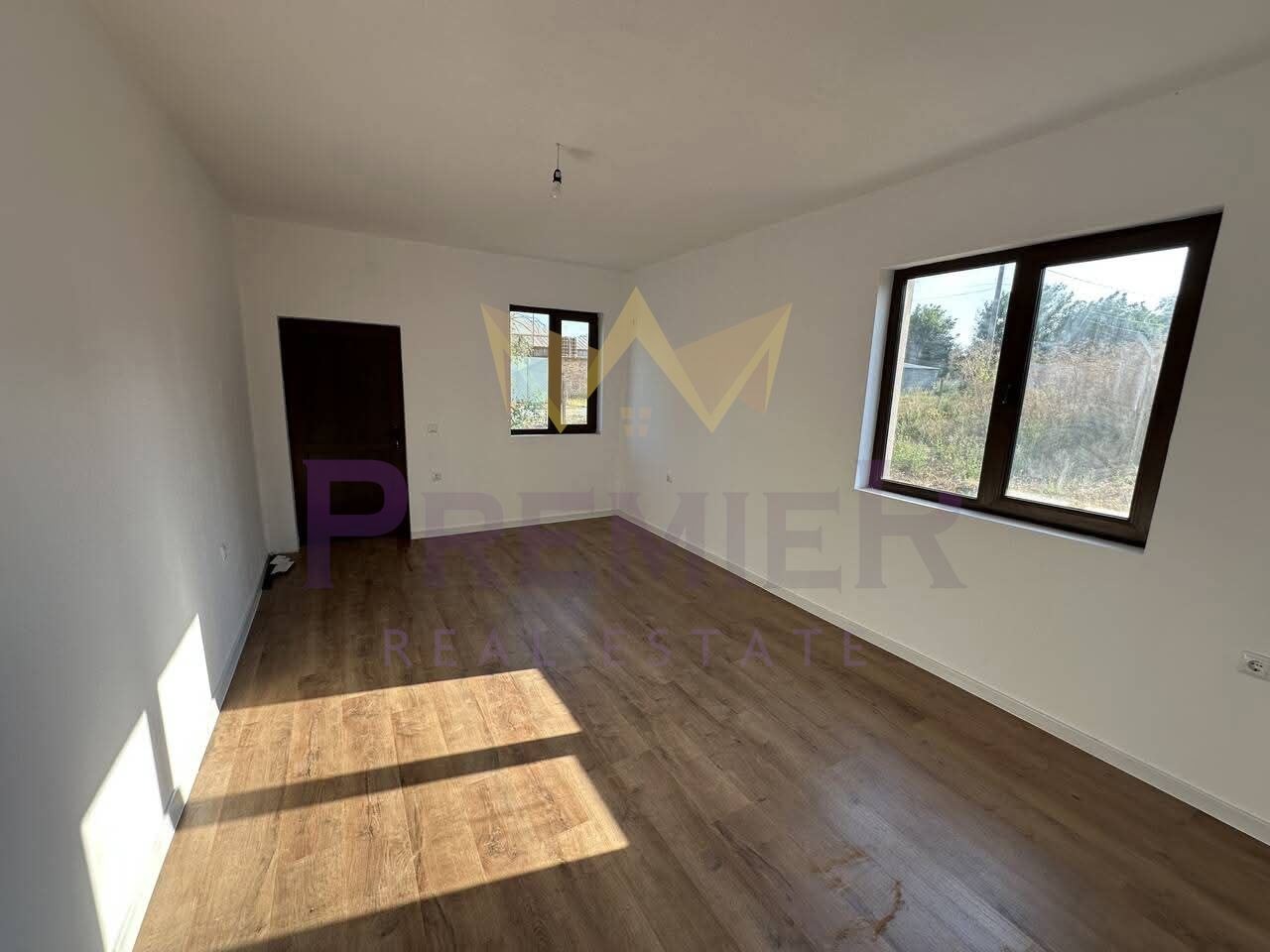 Продава КЪЩА, с. Ливада, област Бургас, снимка 2 - Къщи - 53645298