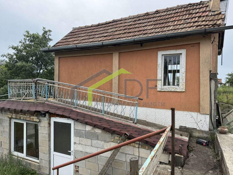 Продава ВИЛА, с. Приселци, област Варна, снимка 3 - Вили - 52606600