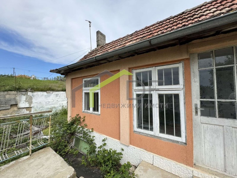 Продава ВИЛА, с. Приселци, област Варна, снимка 2 - Вили - 52606600