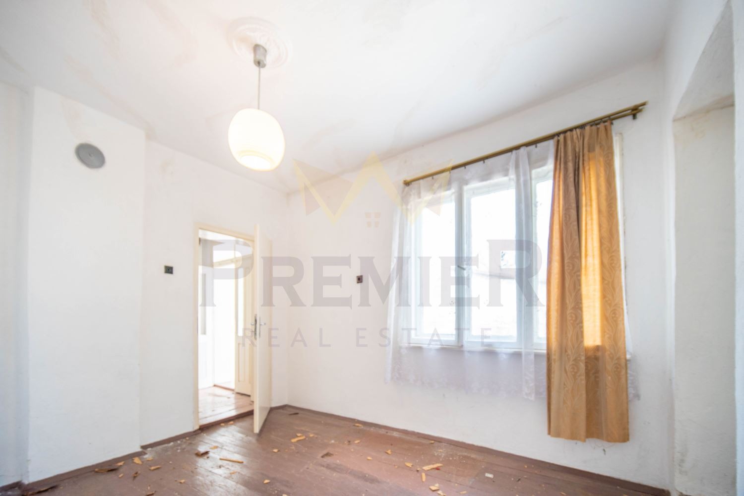 Продава КЪЩА, гр. Балчик, област Добрич, снимка 10 - Къщи - 54037037