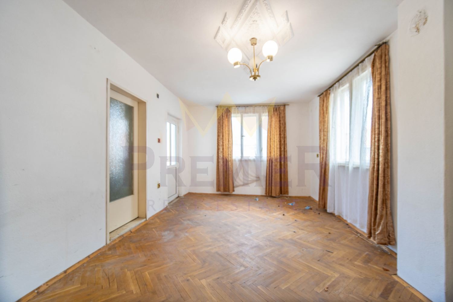 Продава КЪЩА, гр. Балчик, област Добрич, снимка 15 - Къщи - 54037037