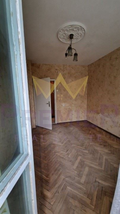 Продава МНОГОСТАЕН, гр. Варна, Колхозен пазар, снимка 2 - Aпартаменти - 46845884