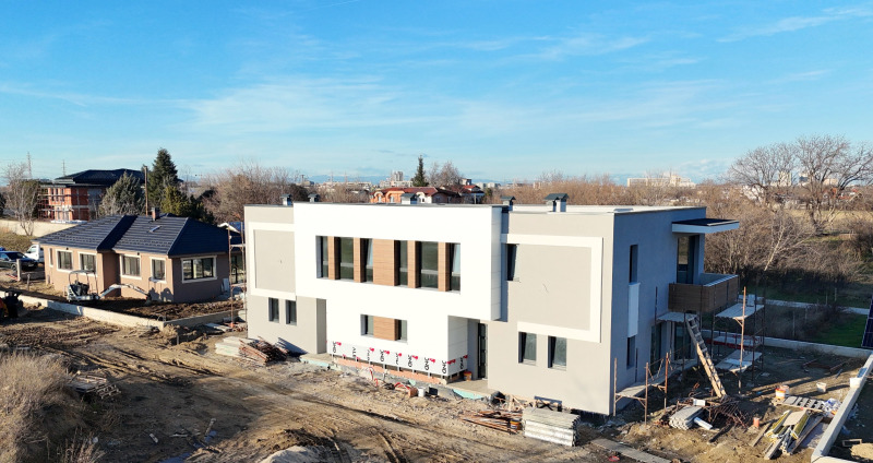 Продава КЪЩА, гр. Пловдив, Коматевско шосе, снимка 2 - Къщи - 49384624