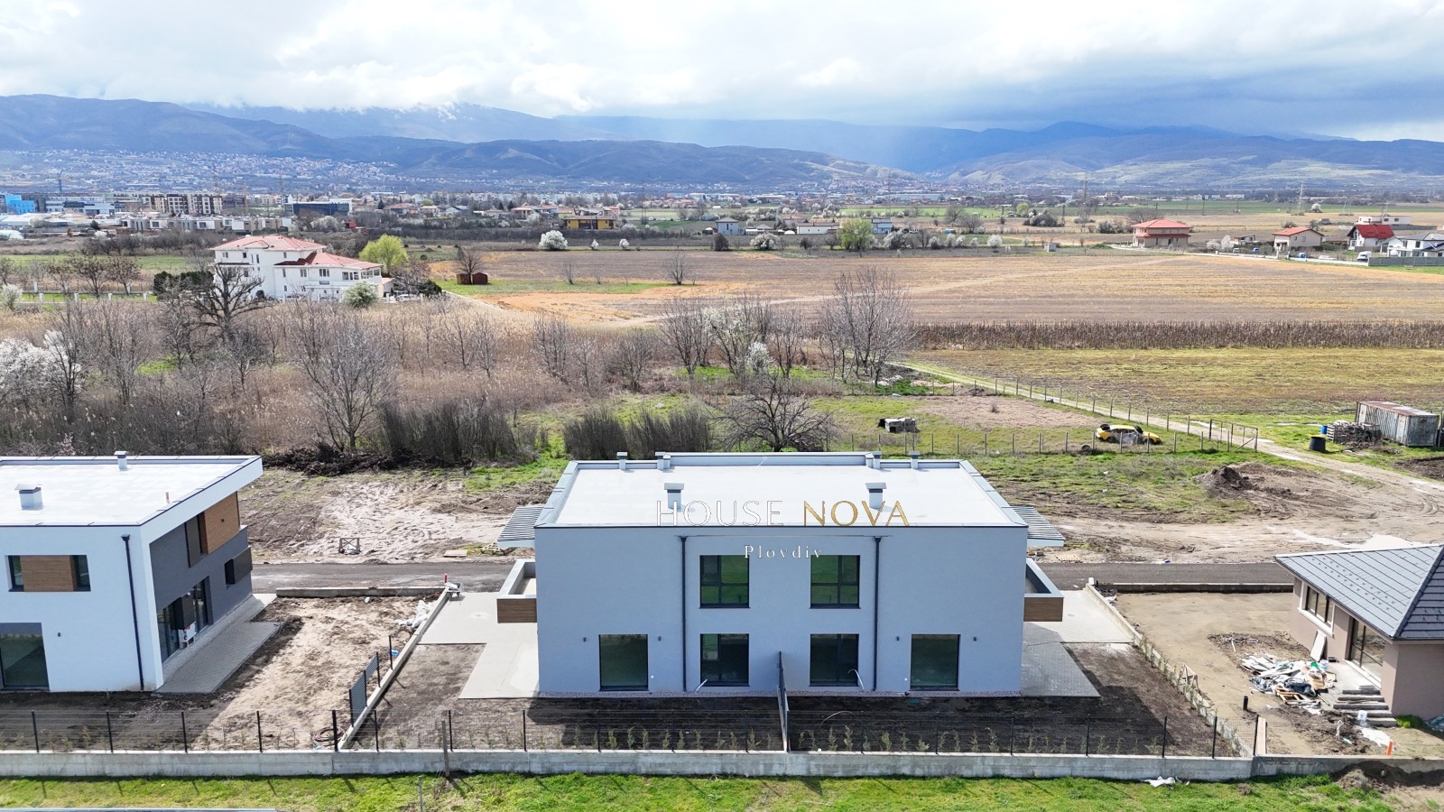 Продава КЪЩА, гр. Пловдив, Коматевско шосе, снимка 3 - Къщи - 49384624