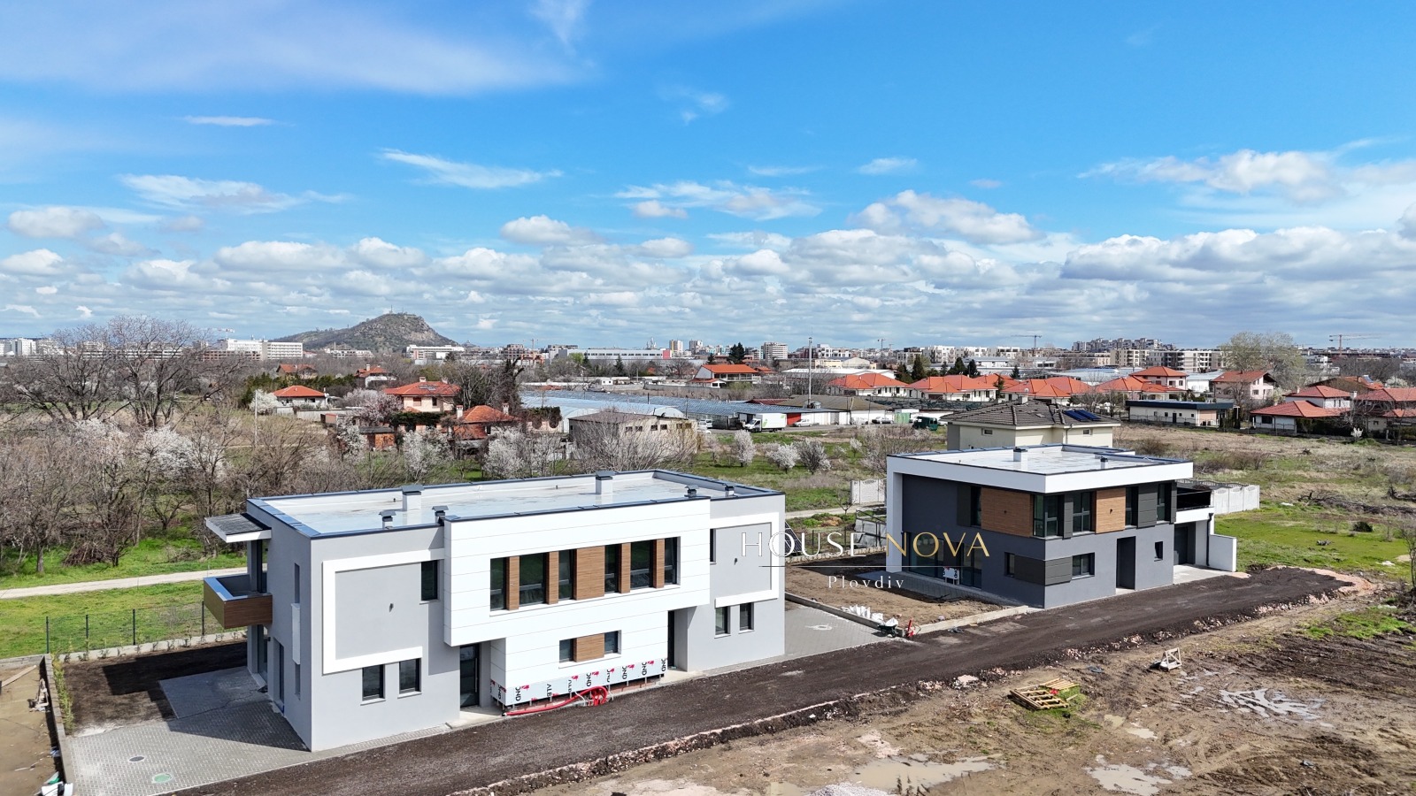 Продава КЪЩА, гр. Пловдив, Коматевско шосе, снимка 2 - Къщи - 49384624