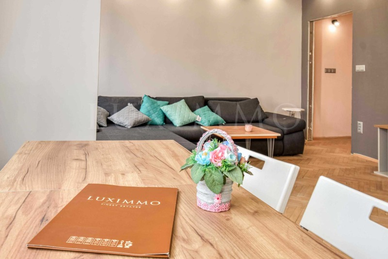 Продава 3-СТАЕН, гр. София, Център, снимка 2 - Апартаменти - 50989799