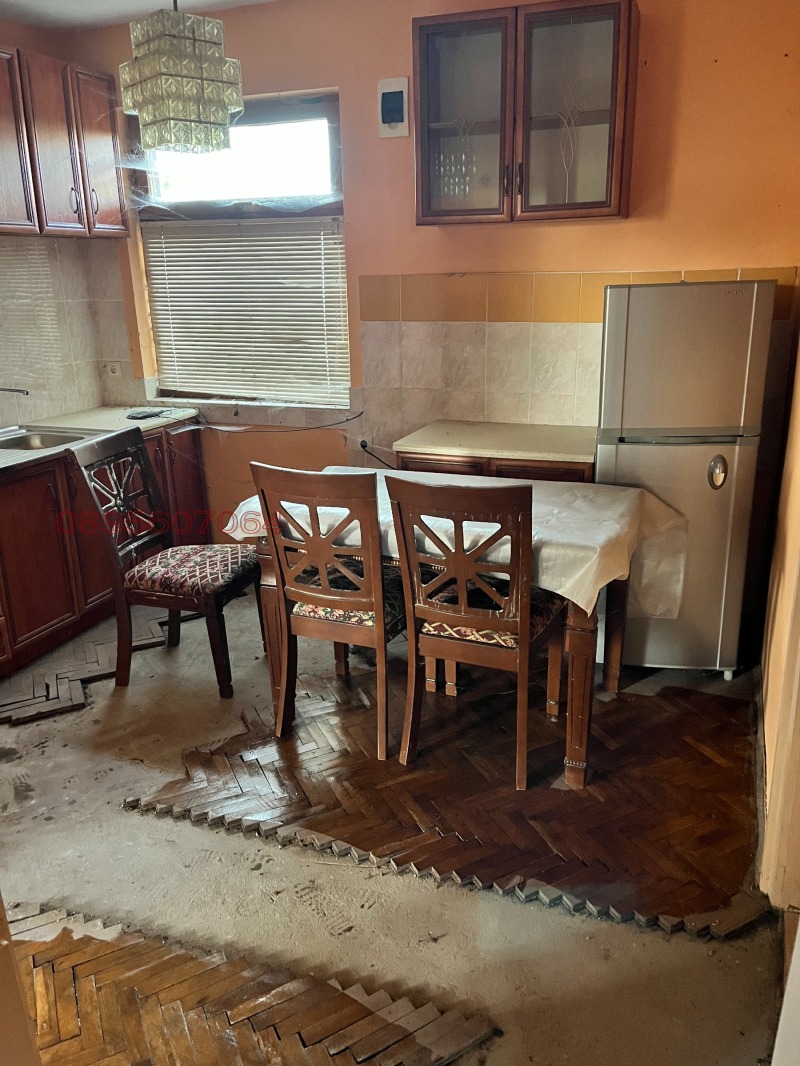 Продава КЪЩА, гр. Каблешково, област Бургас, снимка 6 - Къщи - 52892183