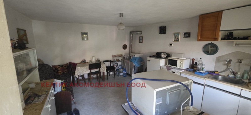 Продава КЪЩА, с. Блажиево, област Кюстендил, снимка 10 - Къщи - 52361065