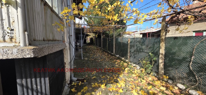 Продава КЪЩА, с. Блажиево, област Кюстендил, снимка 14 - Къщи - 52361065