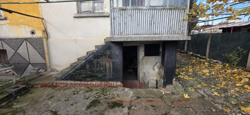 Продава КЪЩА, с. Блажиево, област Кюстендил, снимка 2 - Къщи - 52361065