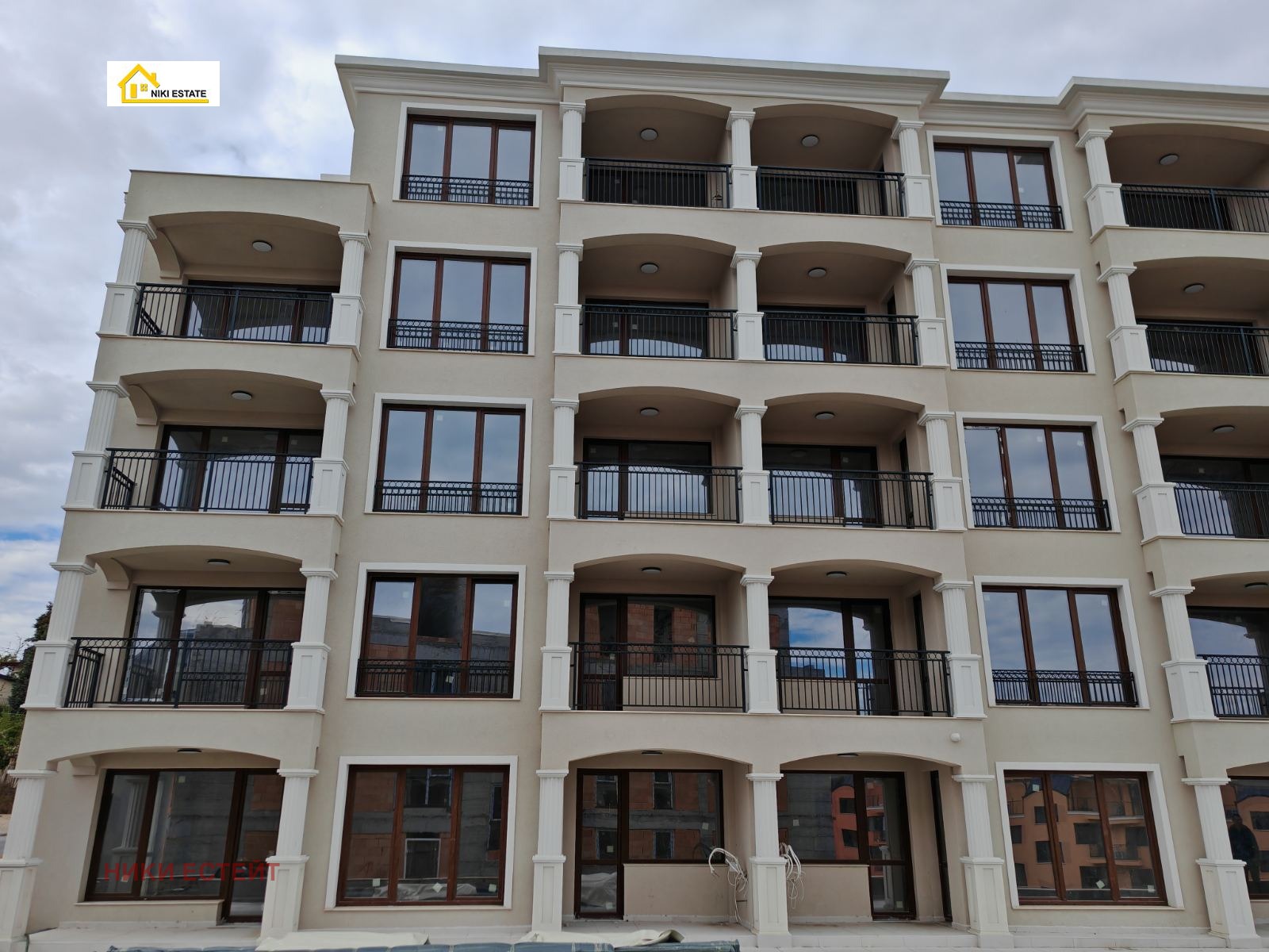 Продава 3-СТАЕН, гр. Варна, к.к. Св.Св. Константин и Елена, снимка 3 - Апартаменти - 55452481
