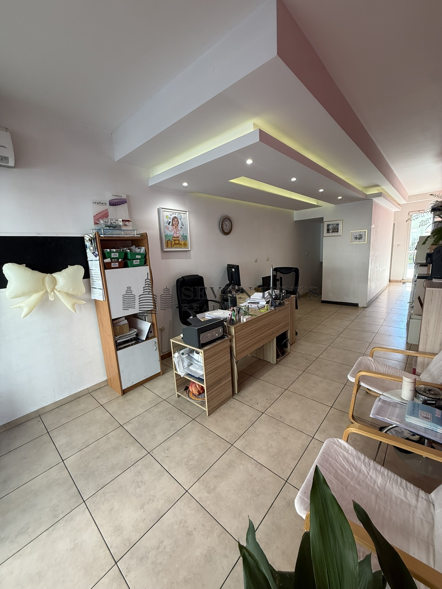 Продава ОФИС, гр. Варна, Зимно кино Тракия, снимка 2 - Офиси - 54425609