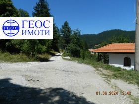 Terra Momtchilovci, região Smolyan 8