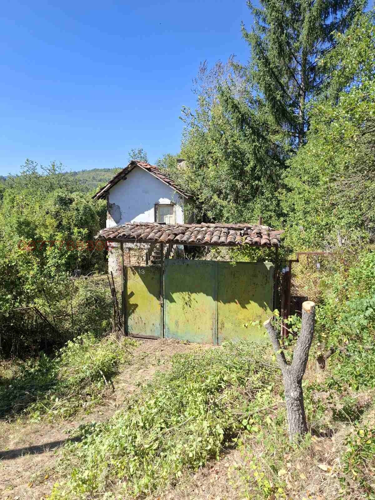 Продава КЪЩА, с. Сирищник, област Перник