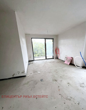 1 Schlafzimmer Iztok, Pernik