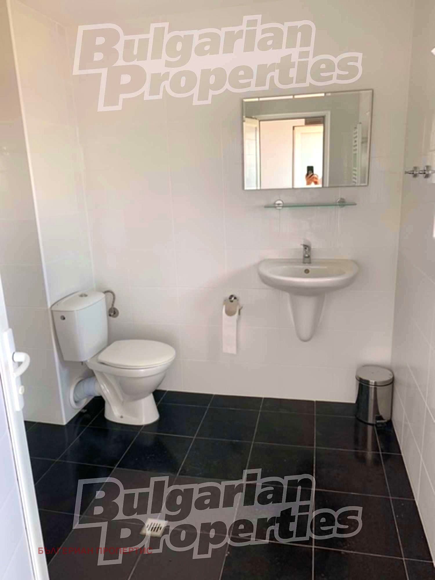 Продава КЪЩА, с. Божурец, област Добрич, снимка 2 - Къщи - 46810704