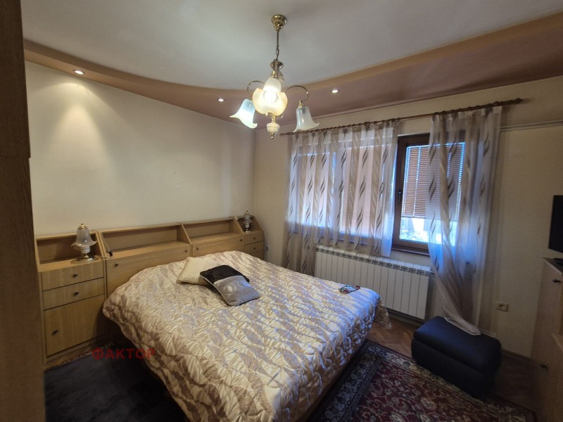 Na sprzedaż  Piętro domu Plowdiw , Izgrew , 145 mkw | 91817249 - obraz [5]