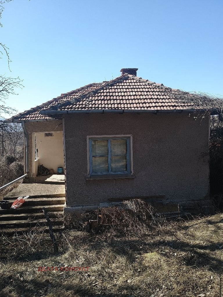 Продава КЪЩА, с. Поцърненци, област Перник, снимка 2 - Къщи - 52358620