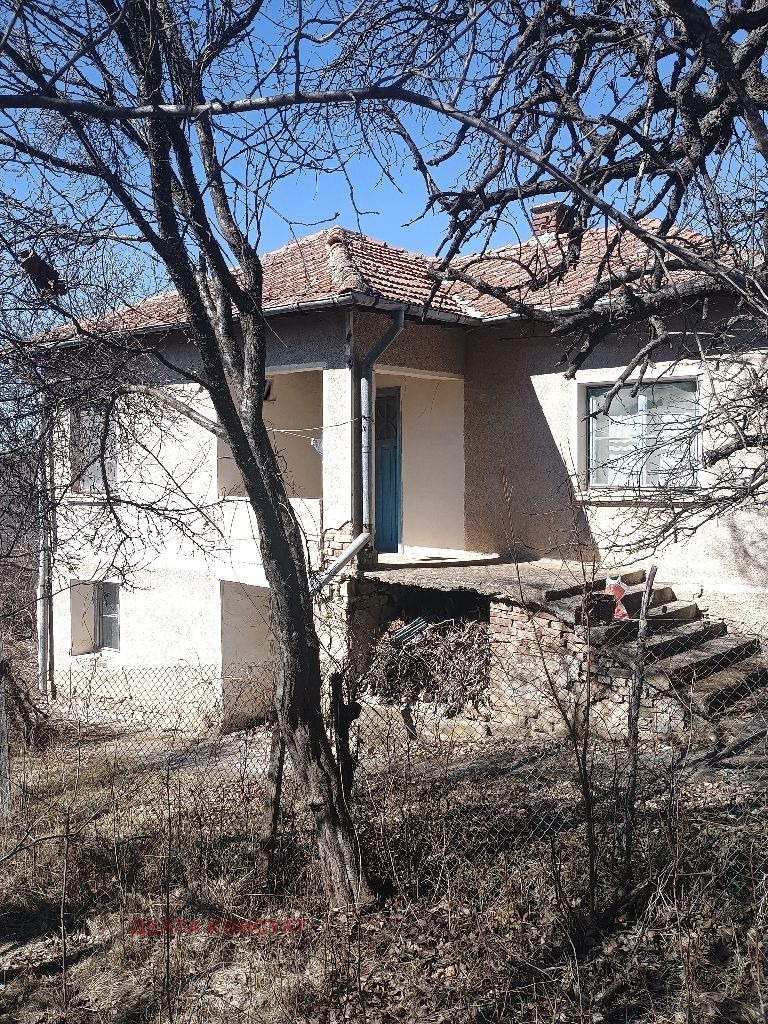 Продава КЪЩА, с. Поцърненци, област Перник