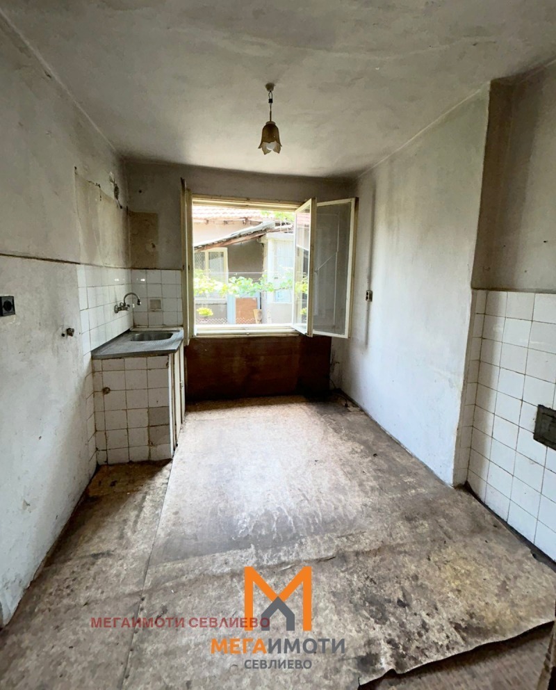 Продава КЪЩА, гр. Севлиево, област Габрово, снимка 12 - Къщи - 54081376