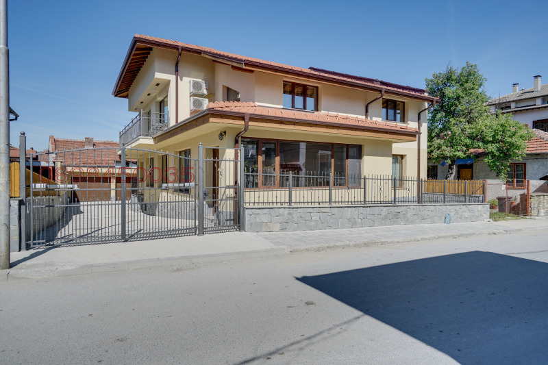 Продава КЪЩА, гр. Трявна, област Габрово