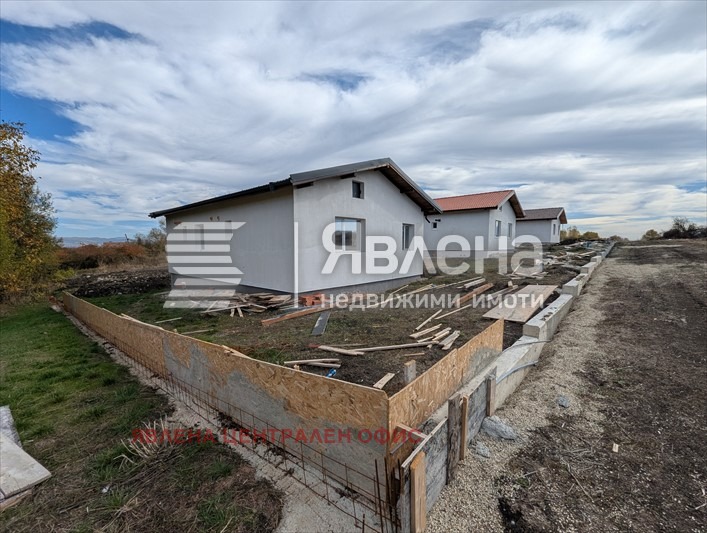 Продава КЪЩА, с. Хераково, област София област, снимка 2 - Къщи - 53624457