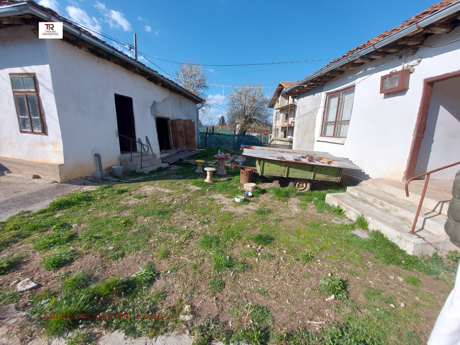 Продава КЪЩА, с. Дебели лаг, област Перник