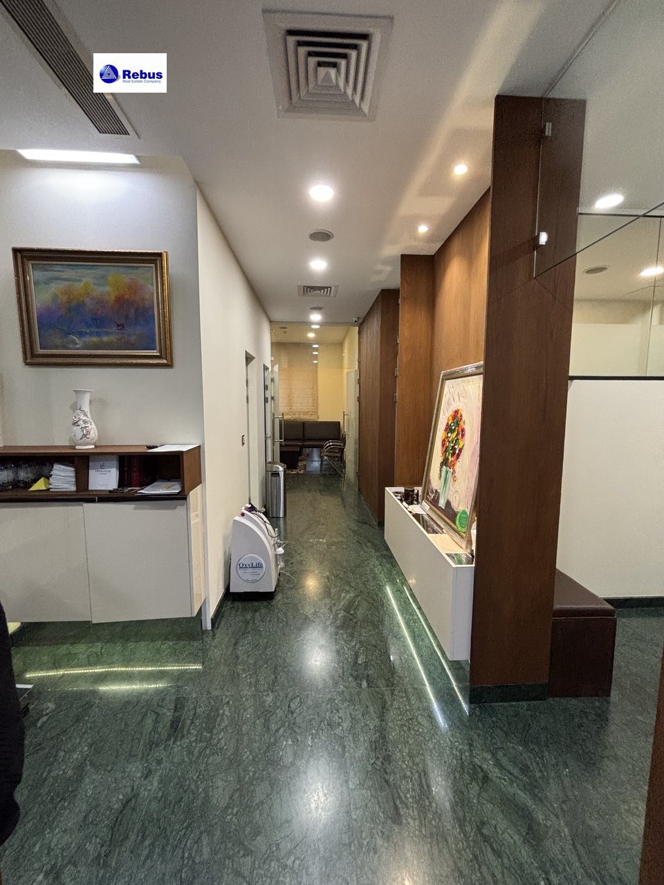 Продава МАГАЗИН, гр. София, Изток, снимка 2 - Магазини - 55092881