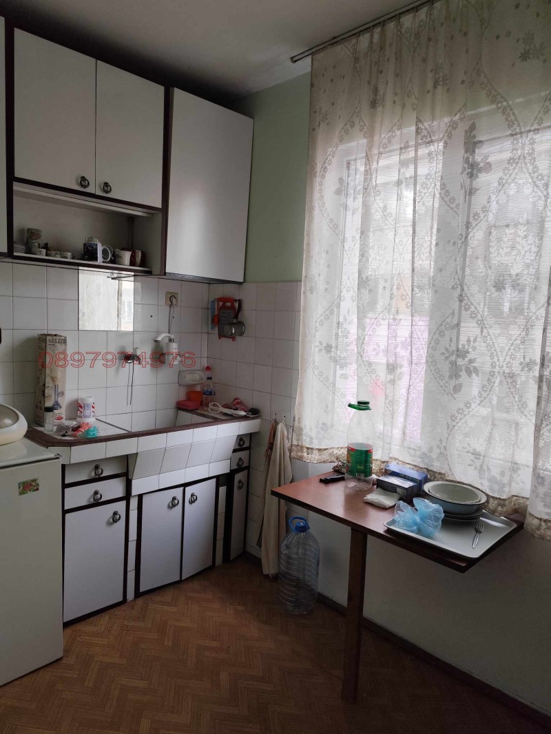 Продава ЕТАЖ ОТ КЪЩА, гр. Ямбол, Център, снимка 4 - Етаж от къща - 52782285