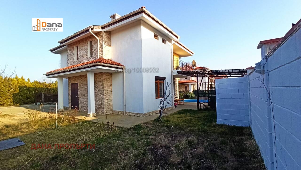 Продава КЪЩА, с. Гюльовца, област Бургас, снимка 2 - Къщи - 52870672