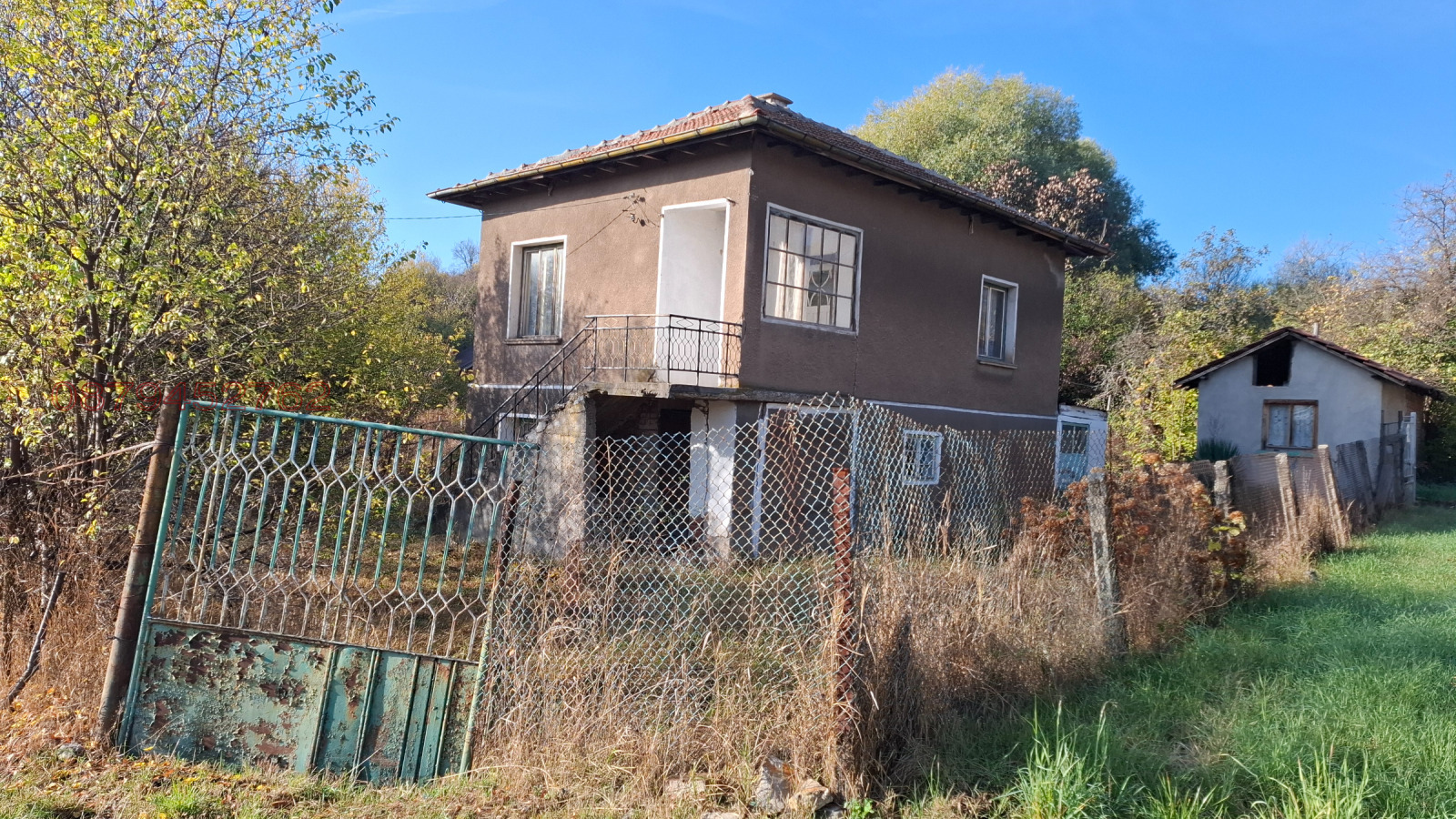 Продава КЪЩА, с. Черна гора, област Перник