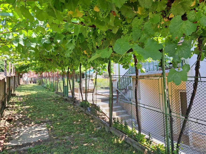 Продава КЪЩА, с. Лозица, област Плевен, снимка 12 - Къщи - 52780260