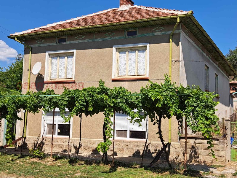 Продава КЪЩА, с. Лозица, област Плевен, снимка 2 - Къщи - 52780260