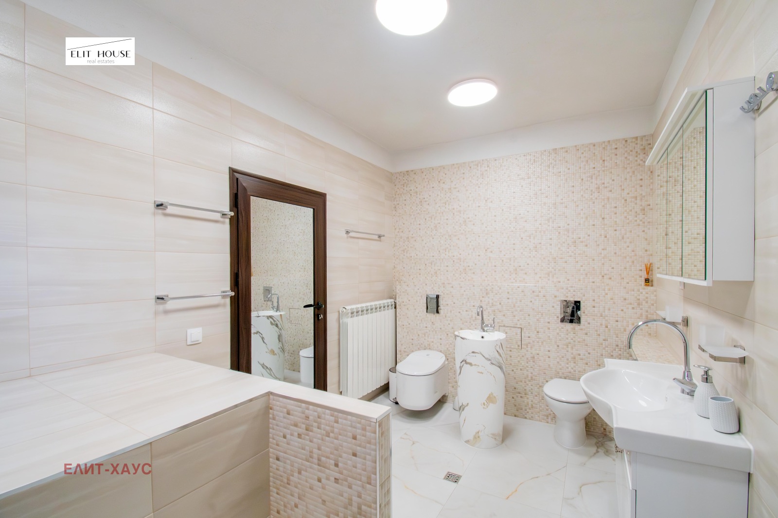 Продава КЪЩА, гр. София, Център, снимка 4 - Къщи - 52543676