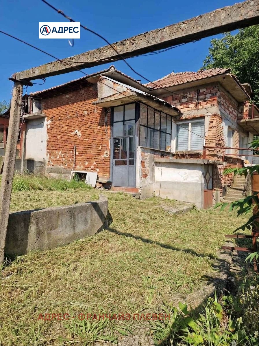 Продава КЪЩА, с. Гривица, област Плевен, снимка 2 - Къщи - 55627182