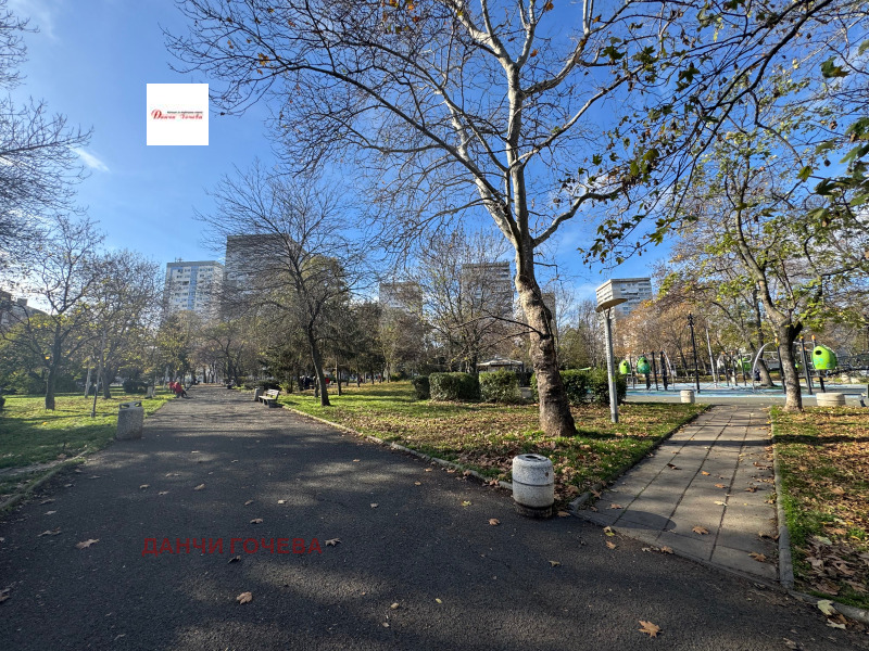 Продава 2-СТАЕН, гр. Бургас, Лазур, снимка 2 - Апартаменти - 52534804