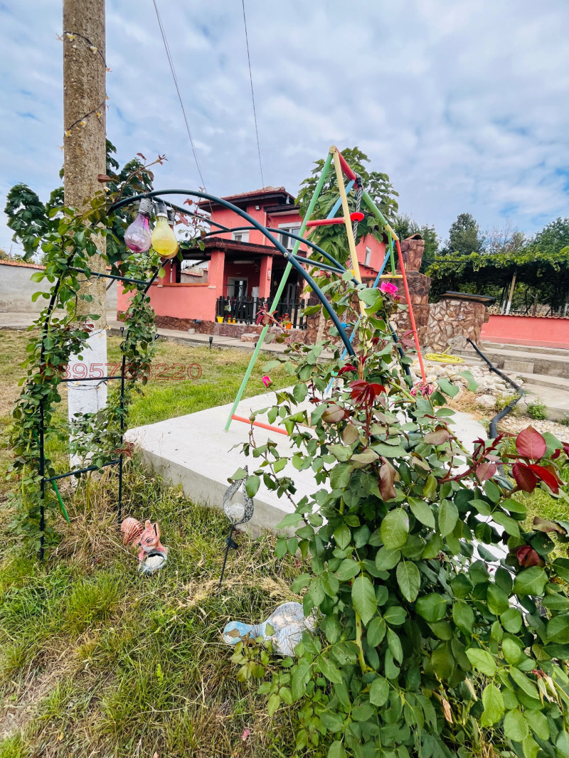 Продава КЪЩА, с. Божурица, област Плевен