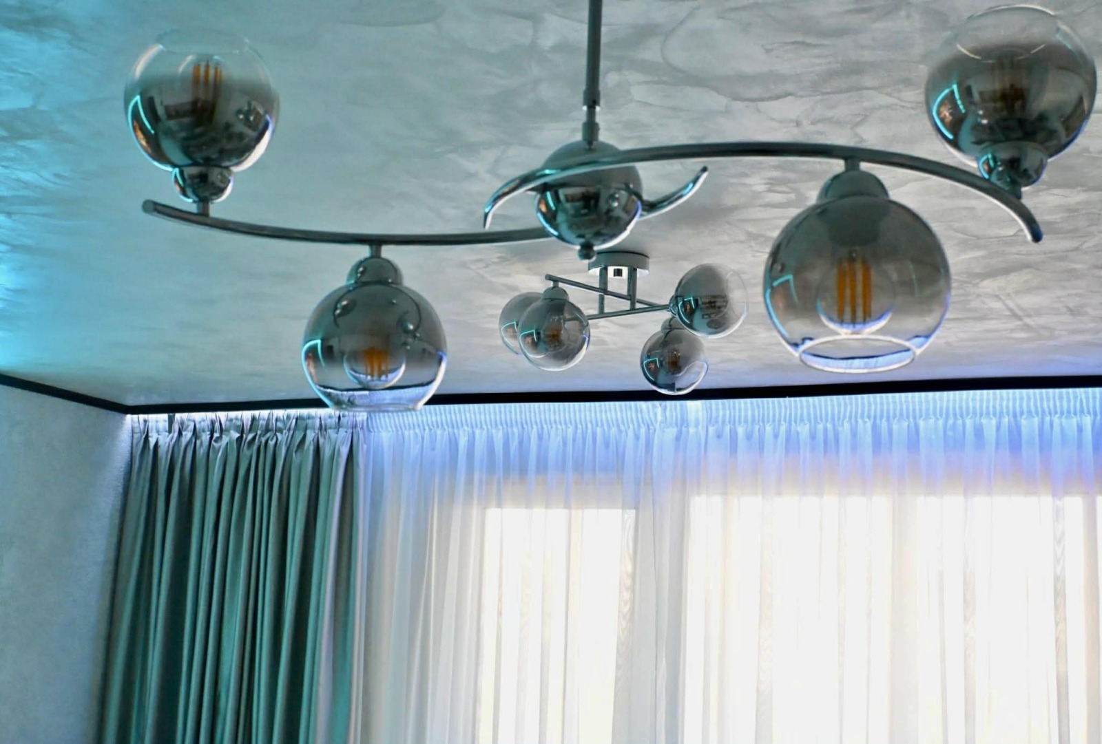 Продава 3-СТАЕН, гр. Велико Търново, Зона Б, снимка 3 - Апартаменти - 53684079