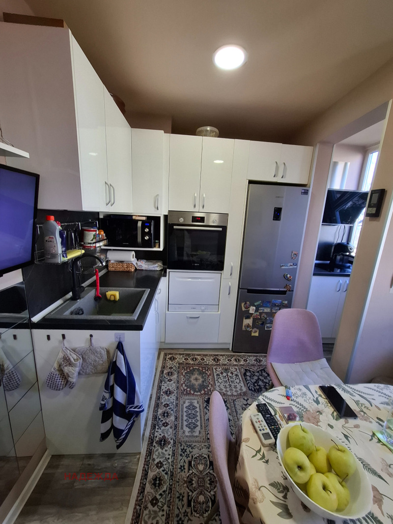 Продава 2-СТАЕН в град Плевен, Дружба 1 - 60 кв.м / 105 000 € » 205 362.15 лв., НАДЕЖДА