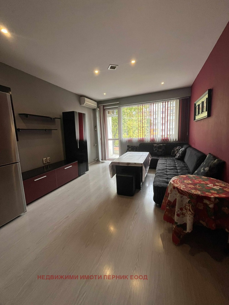 Продава  2-стаен град Перник , Изток , 66 кв.м | 57927800