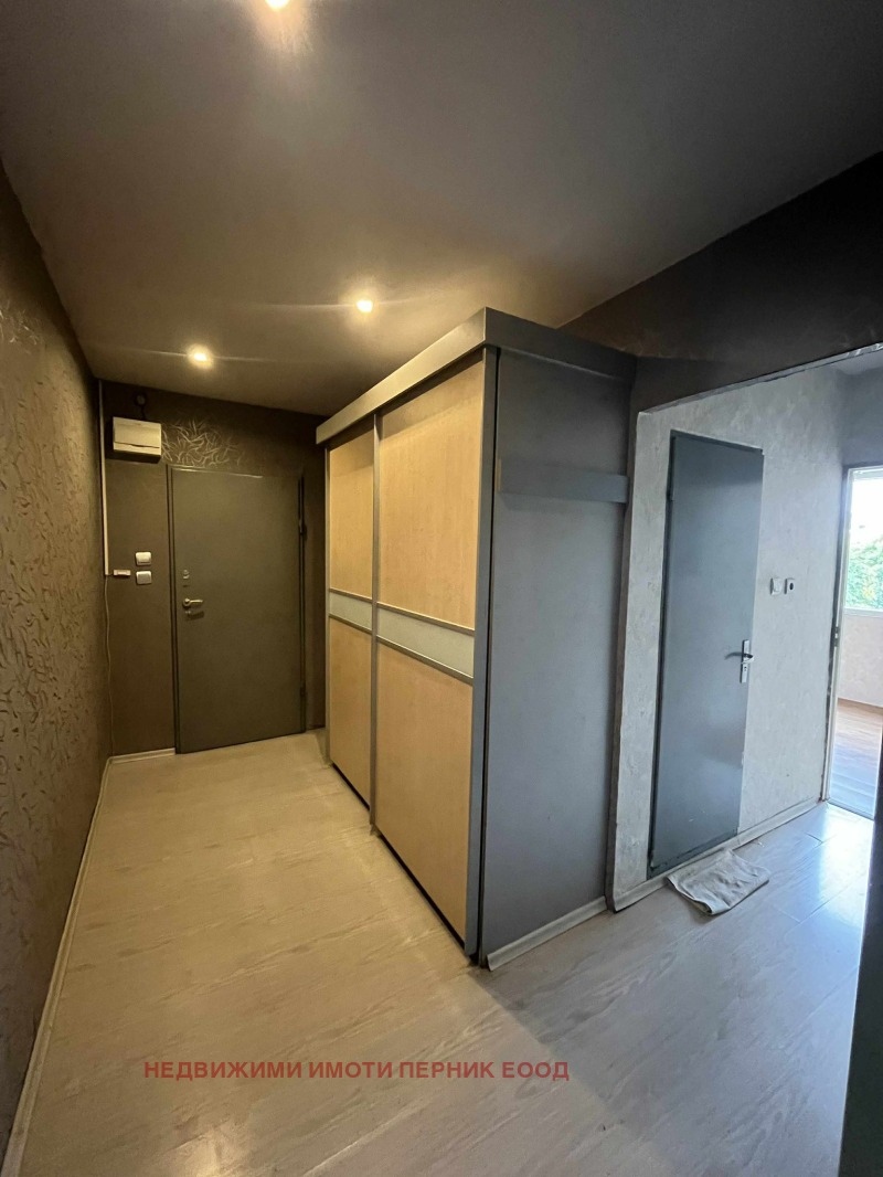 Продава  2-стаен град Перник , Изток , 66 кв.м | 57927800 - изображение [10]